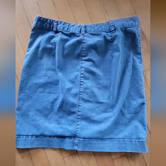 Club Monaco denim skirt - Picture 3 of 3